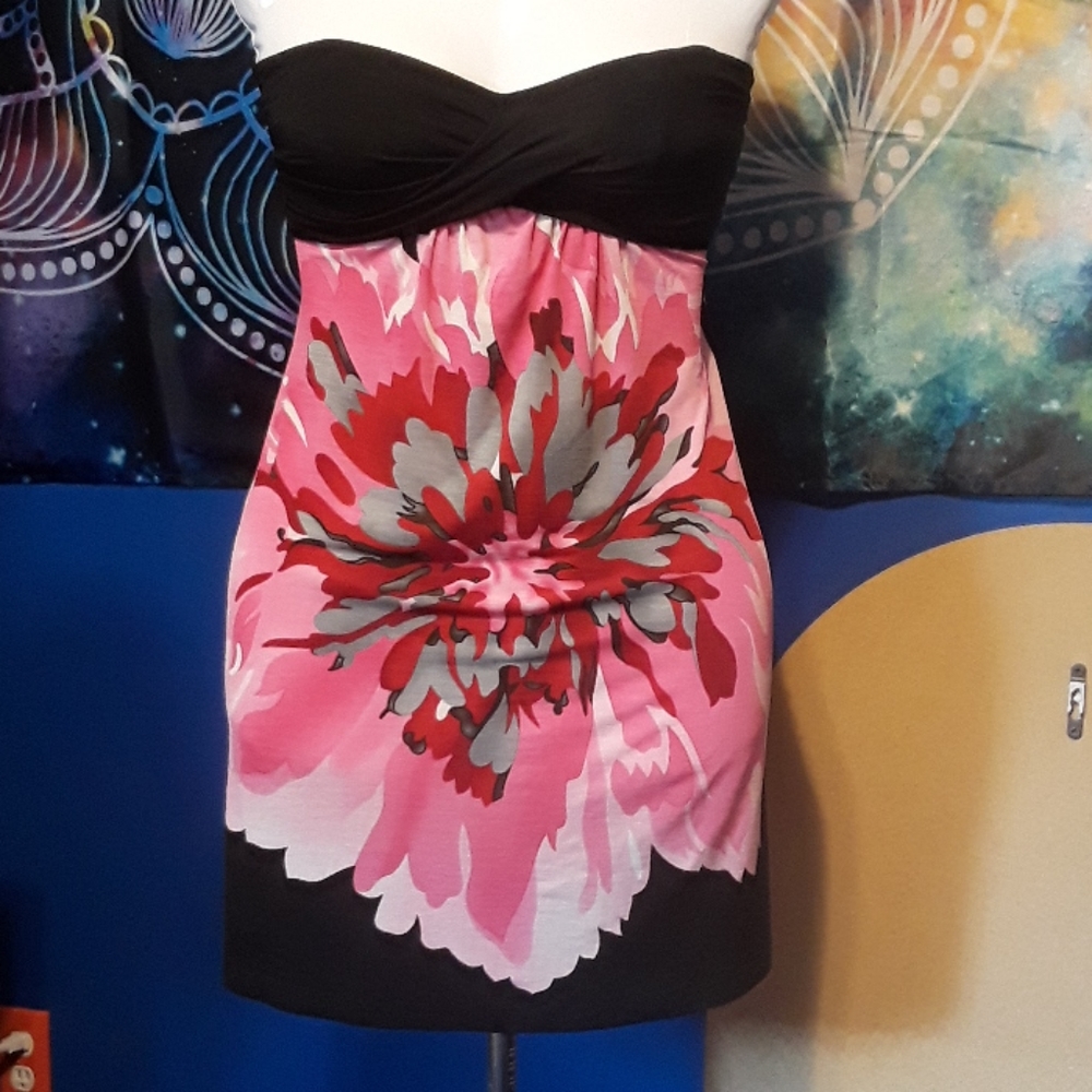 Women's strapless dress